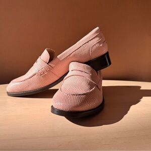 Liendo by Seychelles for Women. Beautiful loafers in a Burke Lizard Pink.